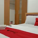 RedDoorz near Brastagi Supermarket Medan