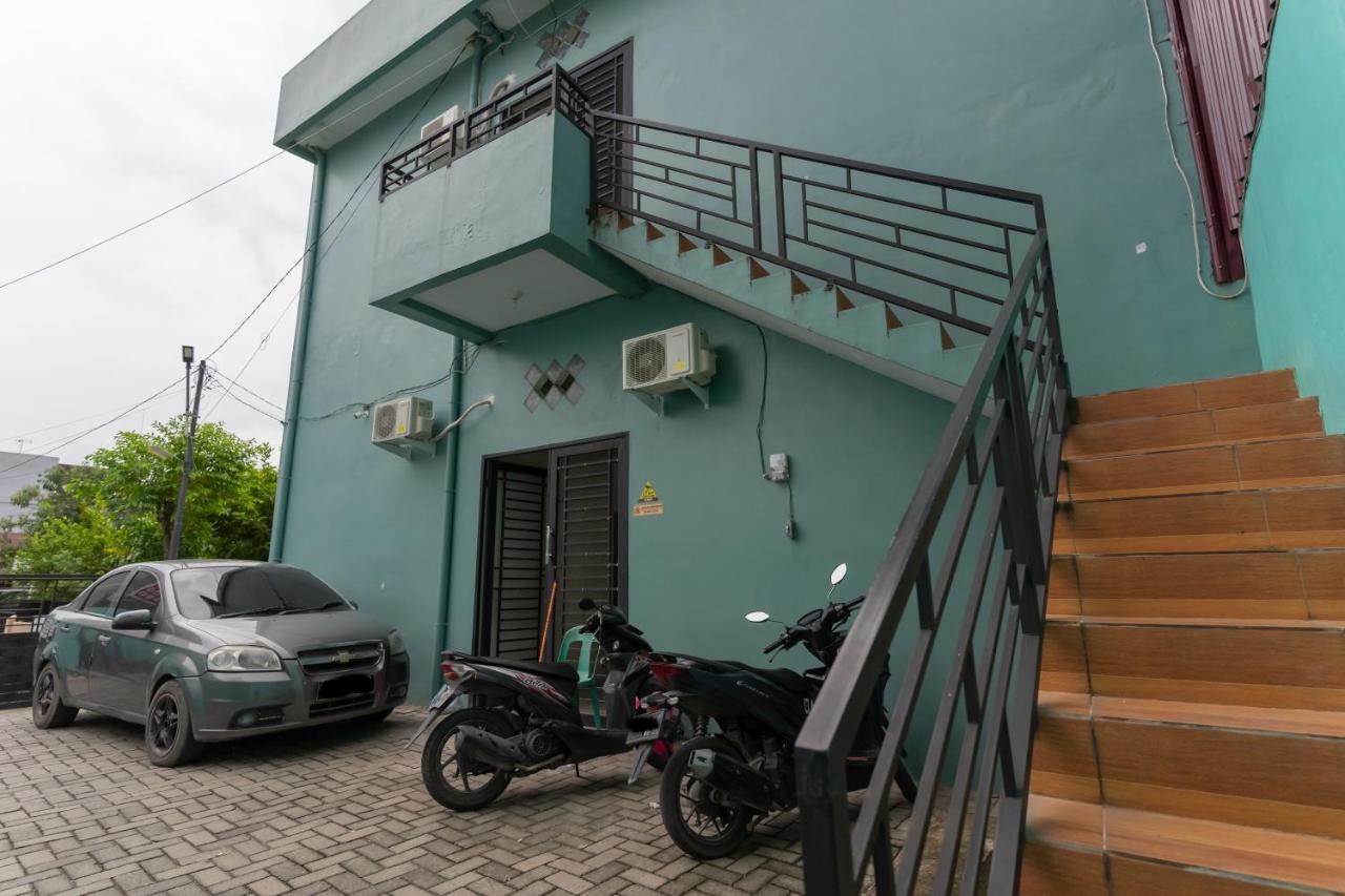 Reddoorz Near Brastagi Supermarket Hotel 2*