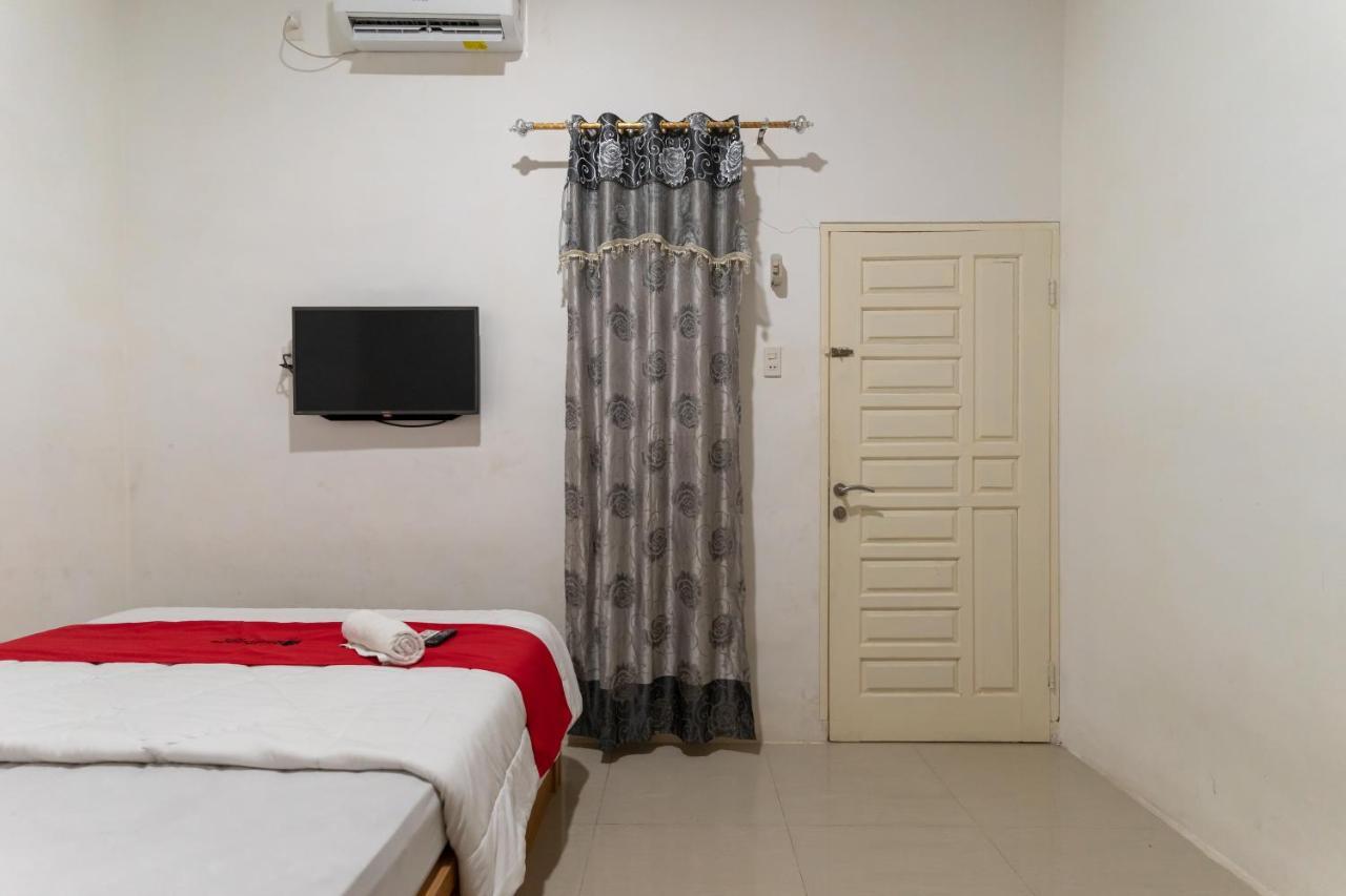 Reddoorz Near Brastagi Supermarket Hotel 2*